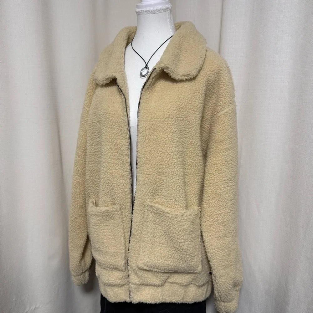 MNY Cozy Tan Sherpa Jacket - Picture 2 of 6
